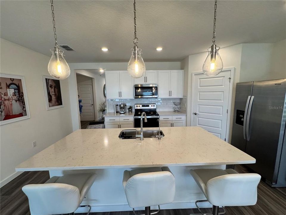 For Sale: $410,000 (4 beds, 2 baths, 1846 Square Feet)