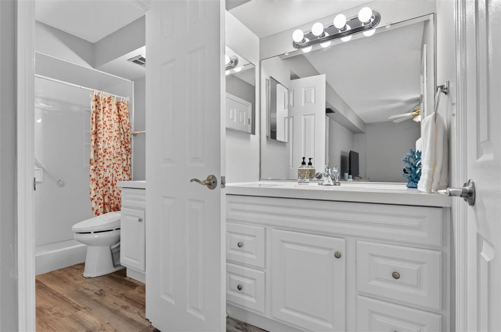 For Sale: $139,000 (2 beds, 1 baths, 857 Square Feet)