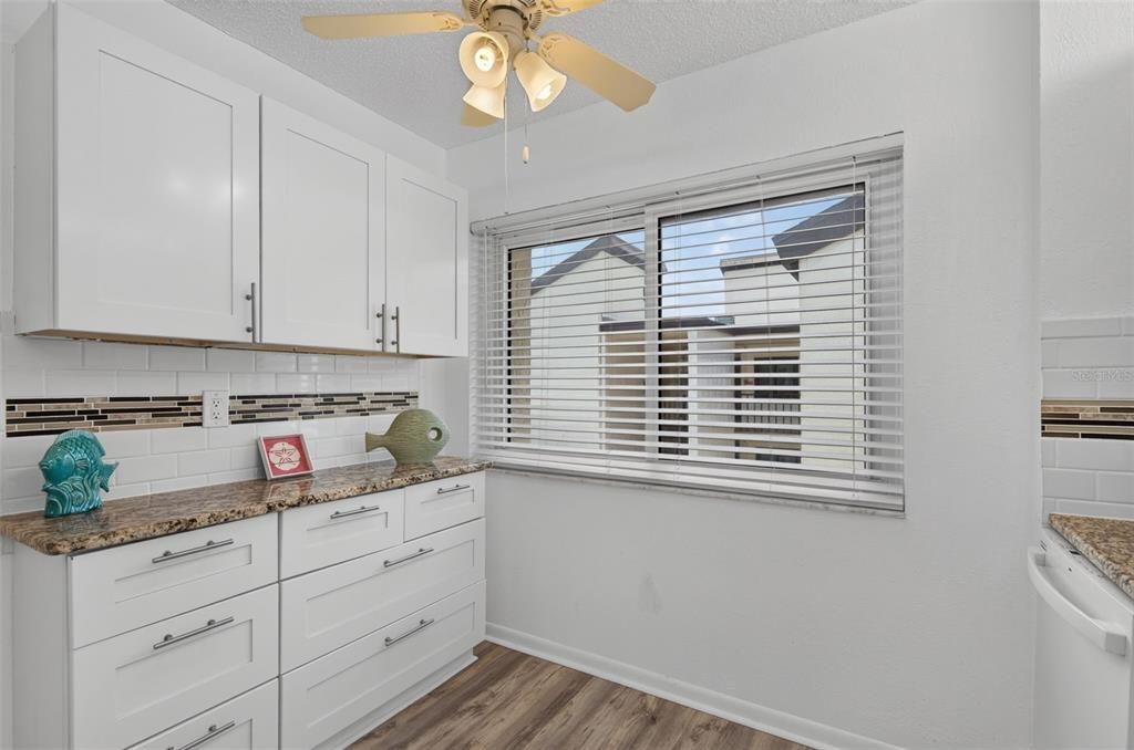 For Sale: $139,000 (2 beds, 1 baths, 857 Square Feet)