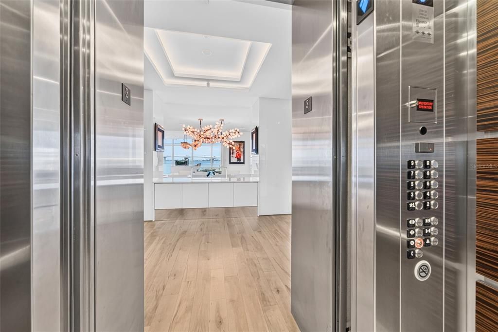 En Venta: $7,450,000 (4 camas, 4 baños, 5946 Pies cuadrados)