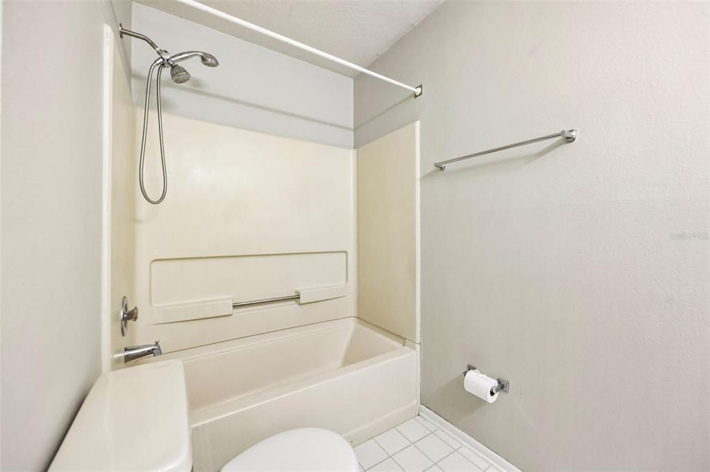 En Venta: $235,000 (2 camas, 2 baños, 975 Pies cuadrados)