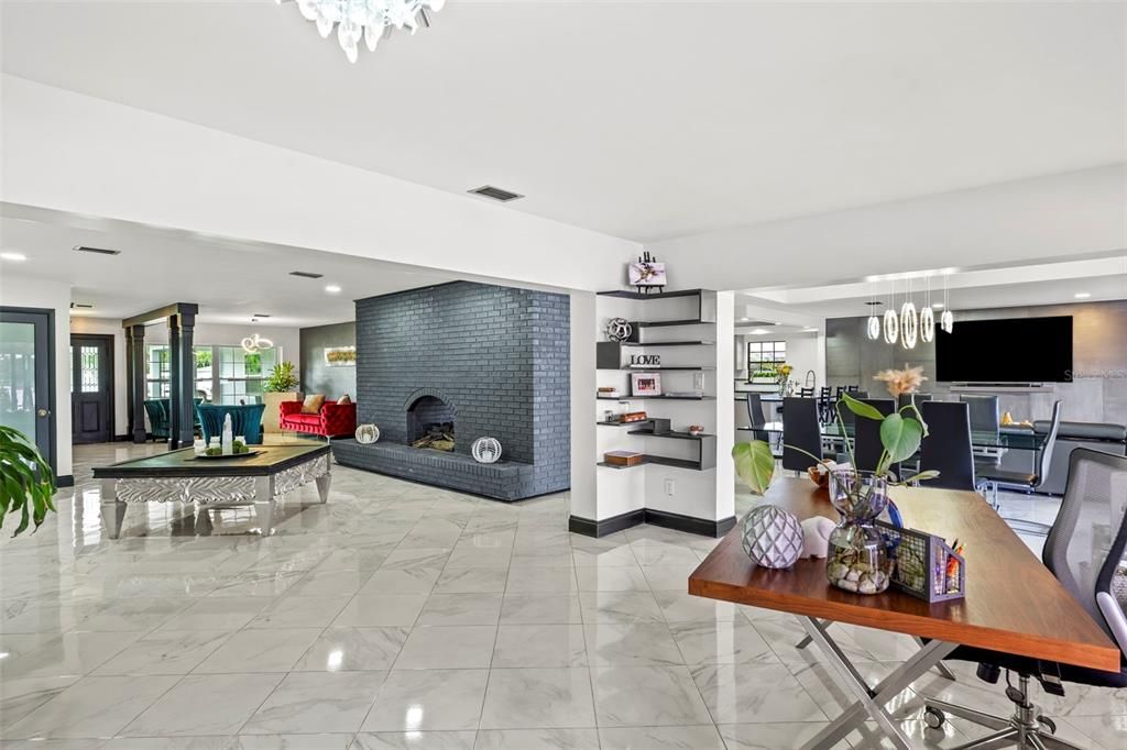 For Sale: $900,000 (5 beds, 5 baths, 3122 Square Feet)