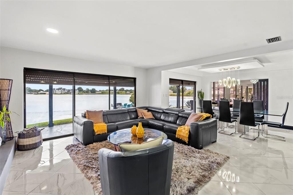 For Sale: $900,000 (5 beds, 5 baths, 3122 Square Feet)