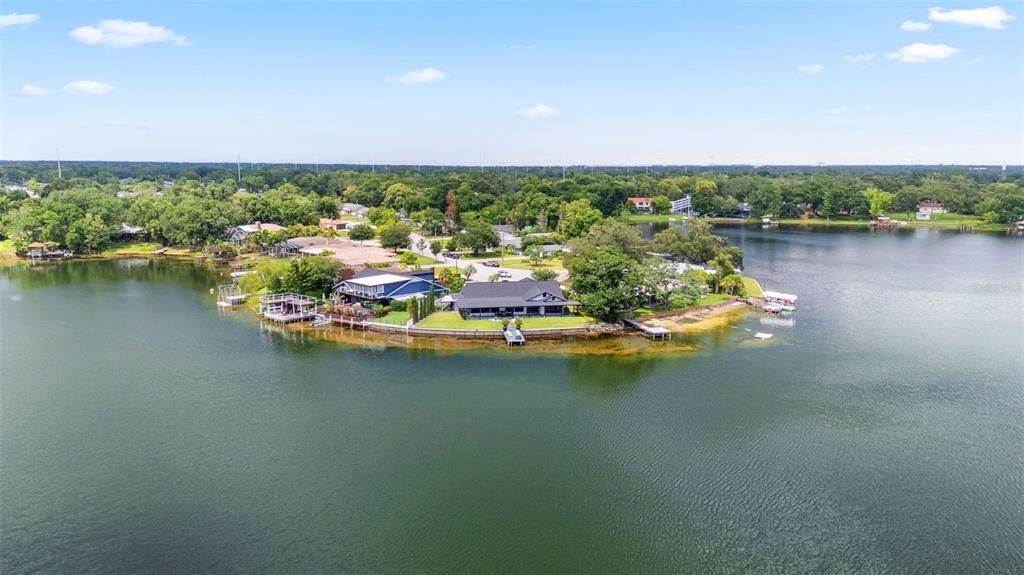 For Sale: $900,000 (5 beds, 5 baths, 3122 Square Feet)