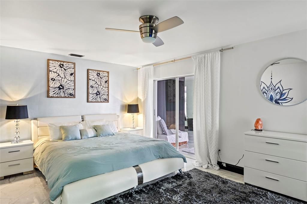For Sale: $900,000 (5 beds, 5 baths, 3122 Square Feet)