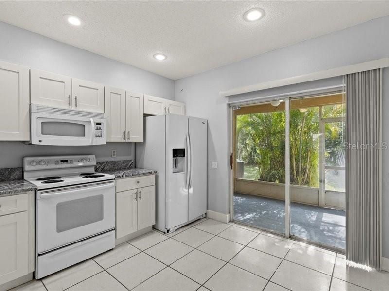 For Sale: $210,000 (2 beds, 2 baths, 1184 Square Feet)