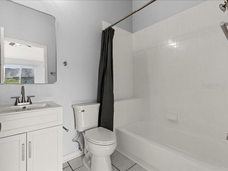 For Sale: $210,000 (2 beds, 2 baths, 1184 Square Feet)