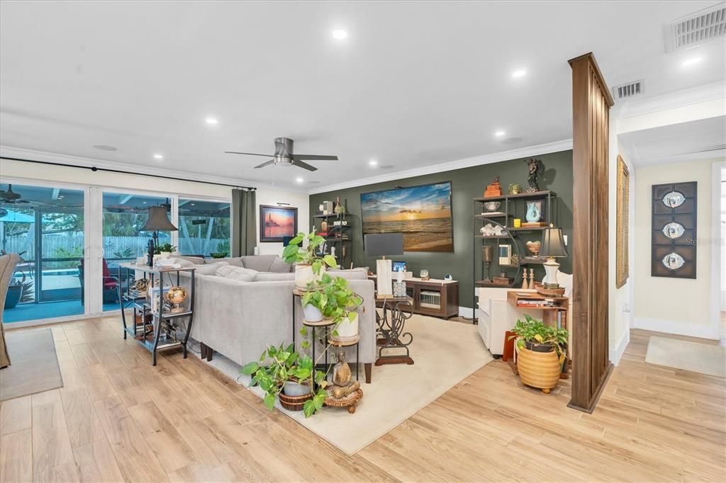 For Sale: $665,000 (4 beds, 3 baths, 2082 Square Feet)