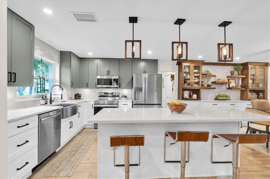 For Sale: $665,000 (4 beds, 3 baths, 2082 Square Feet)