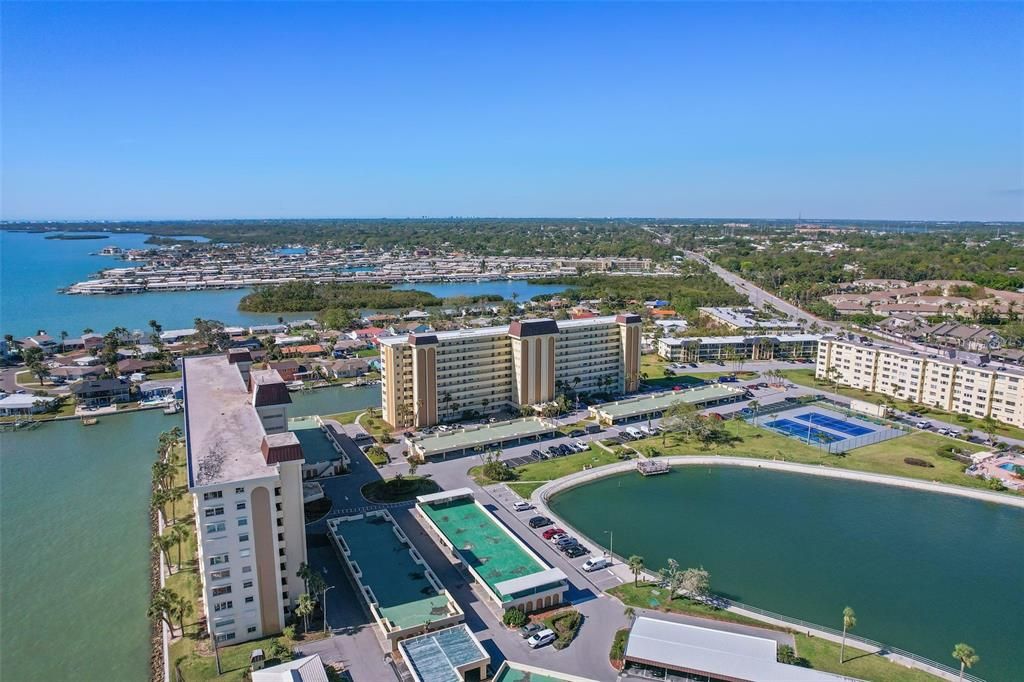 For Sale: $174,000 (1 beds, 1 baths, 815 Square Feet)