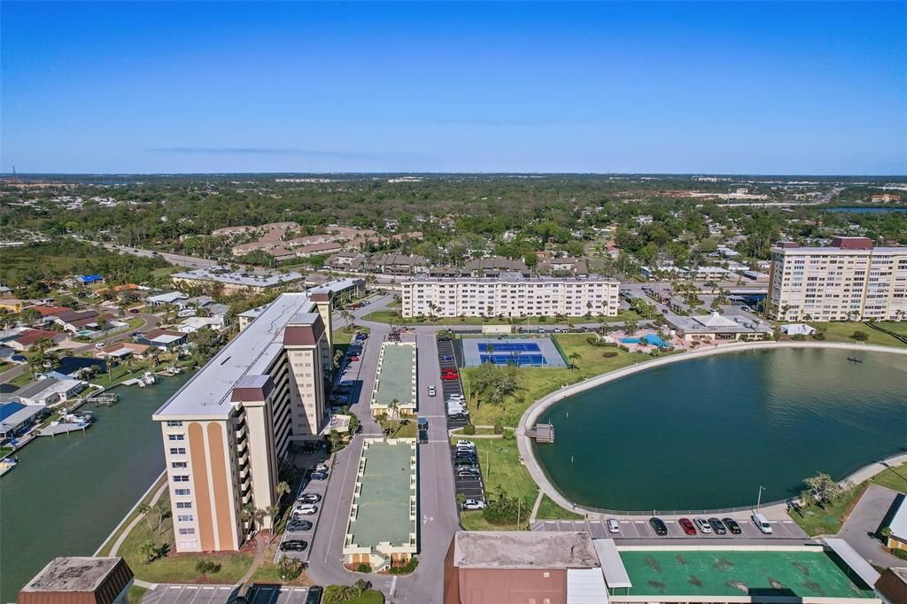 For Sale: $174,000 (1 beds, 1 baths, 815 Square Feet)