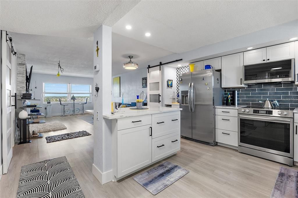 For Sale: $174,000 (1 beds, 1 baths, 815 Square Feet)
