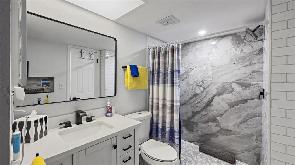 For Sale: $174,000 (1 beds, 1 baths, 815 Square Feet)