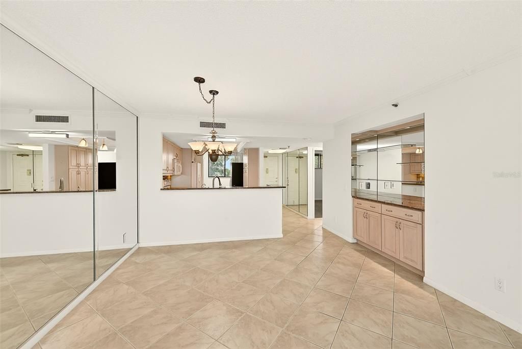 На продажу: $249,000 (2 спален, 2 ванн, 1225 Квадратных фут)