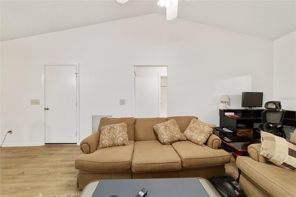 En Venta: $139,900 (2 camas, 2 baños, 1103 Pies cuadrados)