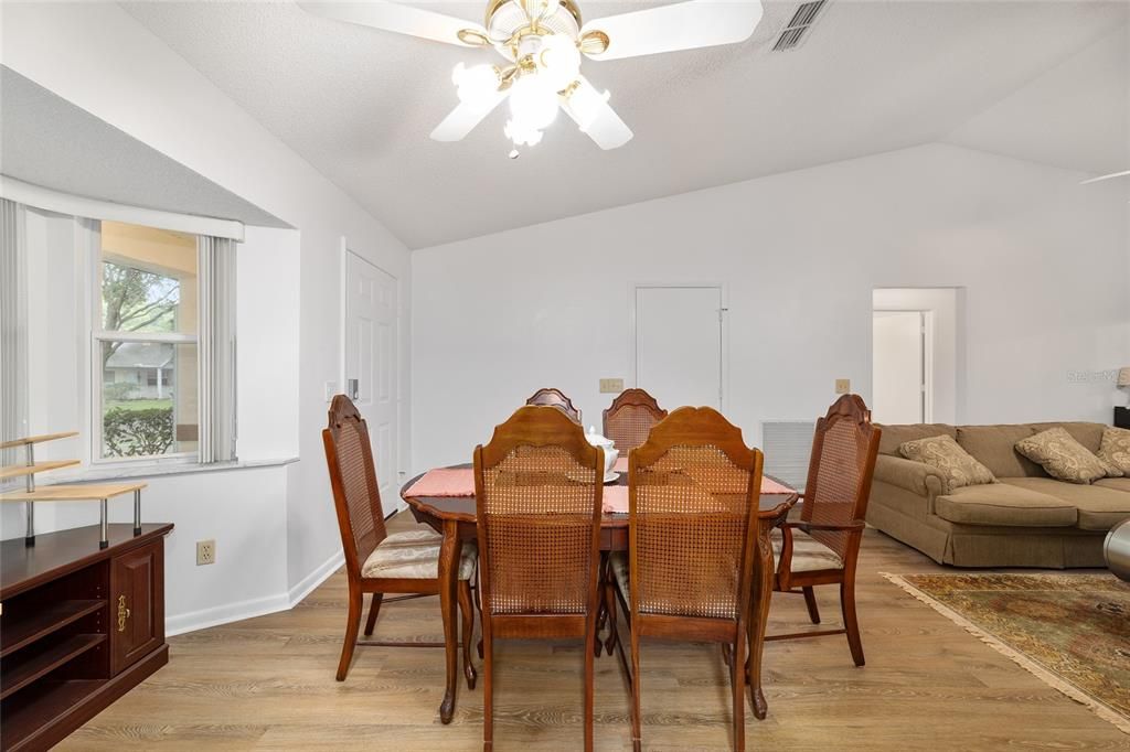 En Venta: $139,900 (2 camas, 2 baños, 1103 Pies cuadrados)