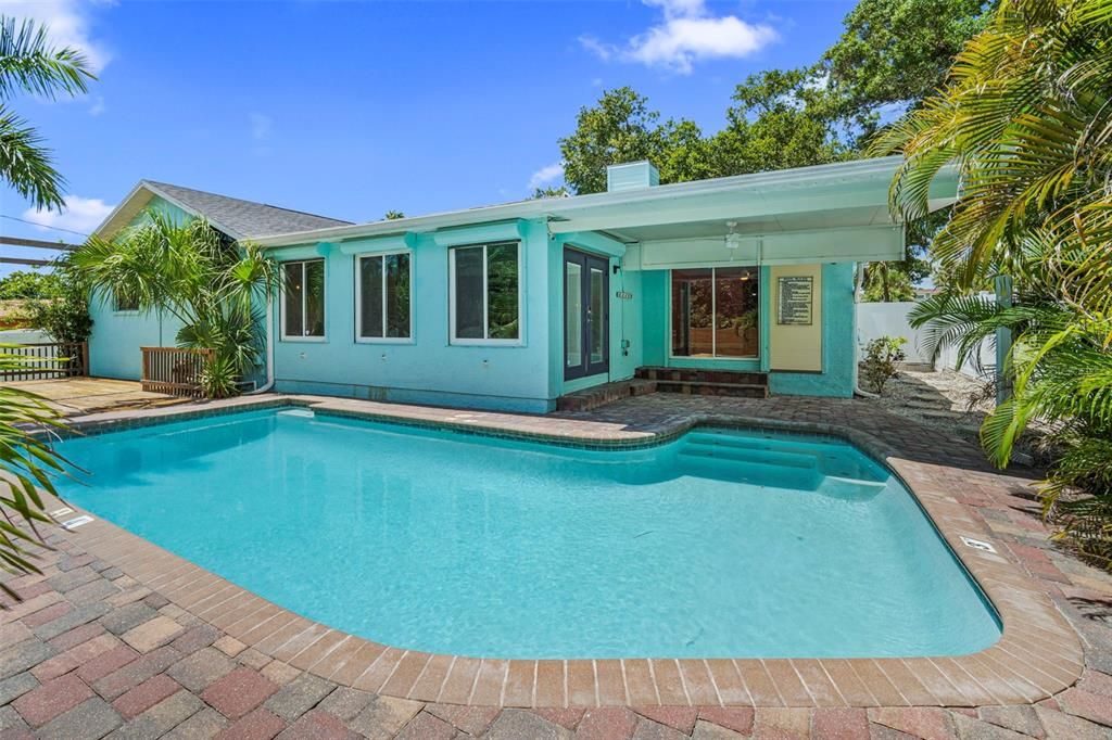 For Sale: $779,000 (4 beds, 2 baths, 2247 Square Feet)