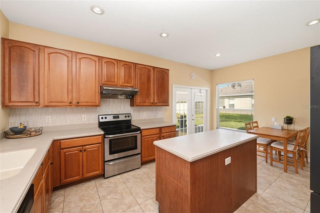 For Sale: $684,000 (5 beds, 3 baths, 3228 Square Feet)