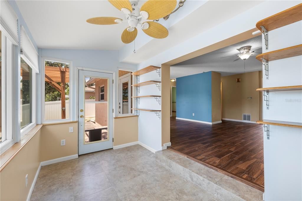 For Sale: $359,990 (2 beds, 2 baths, 1176 Square Feet)