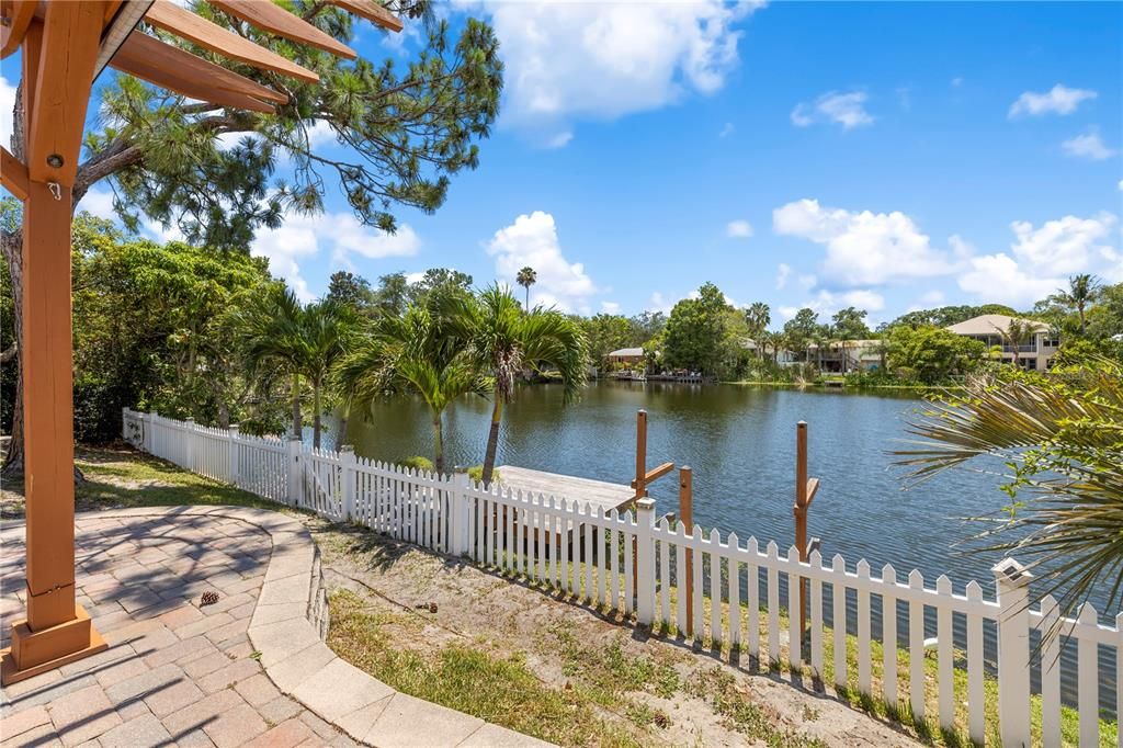 For Sale: $359,990 (2 beds, 2 baths, 1176 Square Feet)