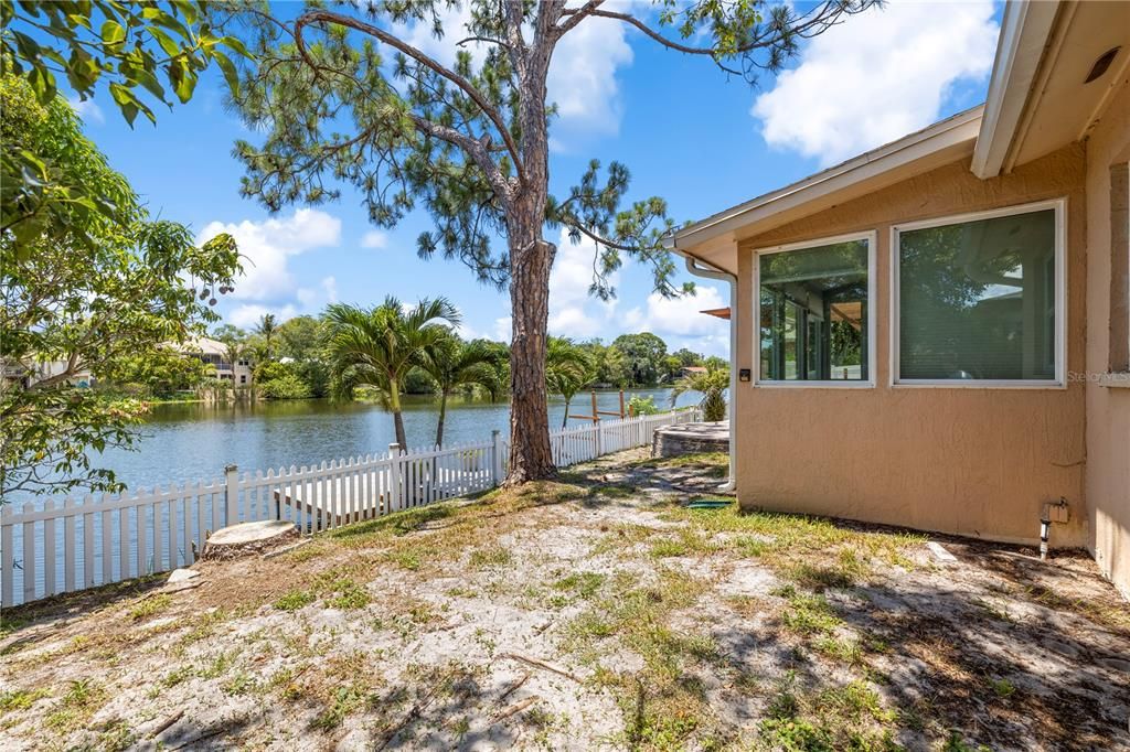 For Sale: $359,990 (2 beds, 2 baths, 1176 Square Feet)