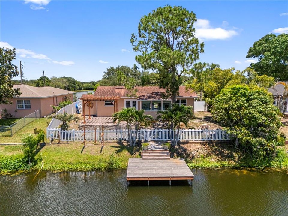 For Sale: $359,990 (2 beds, 2 baths, 1176 Square Feet)