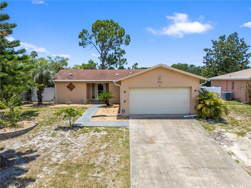 For Sale: $359,990 (2 beds, 2 baths, 1176 Square Feet)