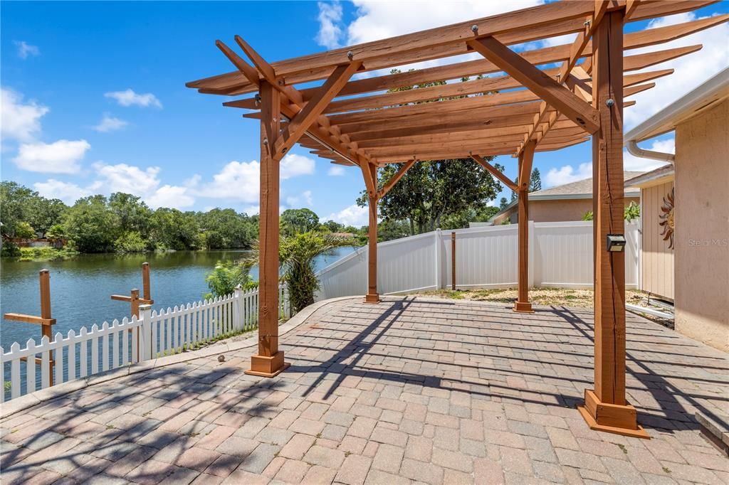 For Sale: $359,990 (2 beds, 2 baths, 1176 Square Feet)