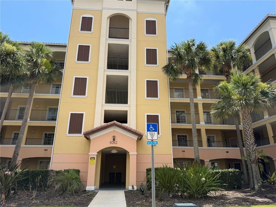 Vendido Recientemente: $310,000 (3 camas, 3 baños, 1459 Pies cuadrados)