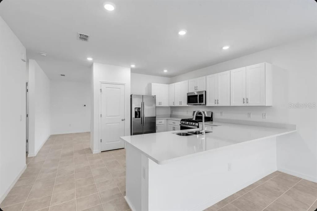 For Sale: $324,479 (3 beds, 2 baths, 1603 Square Feet)