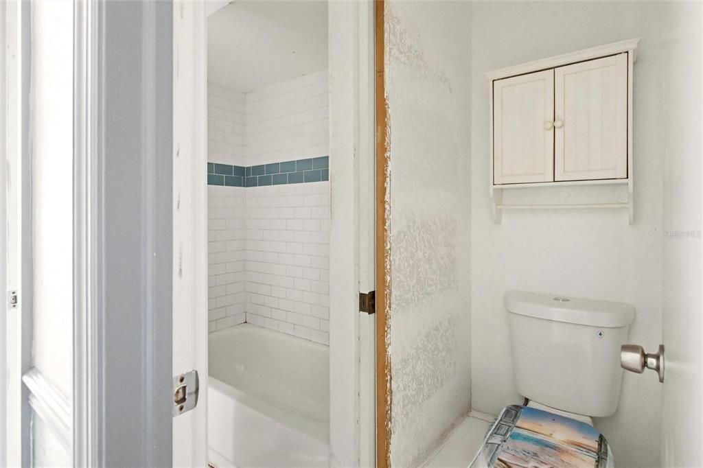 For Sale: $195,000 (3 beds, 2 baths, 1104 Square Feet)
