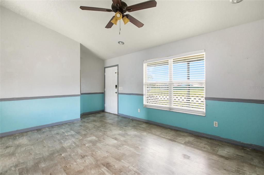 For Sale: $195,000 (3 beds, 2 baths, 1104 Square Feet)