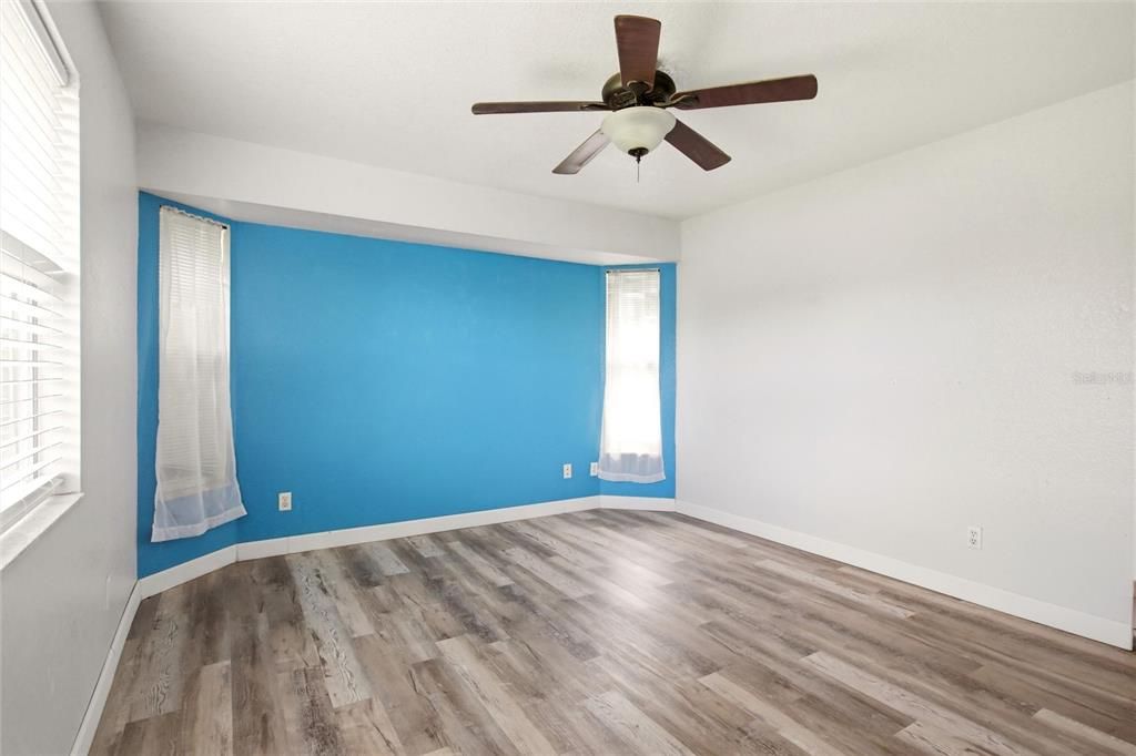 For Sale: $195,000 (3 beds, 2 baths, 1104 Square Feet)