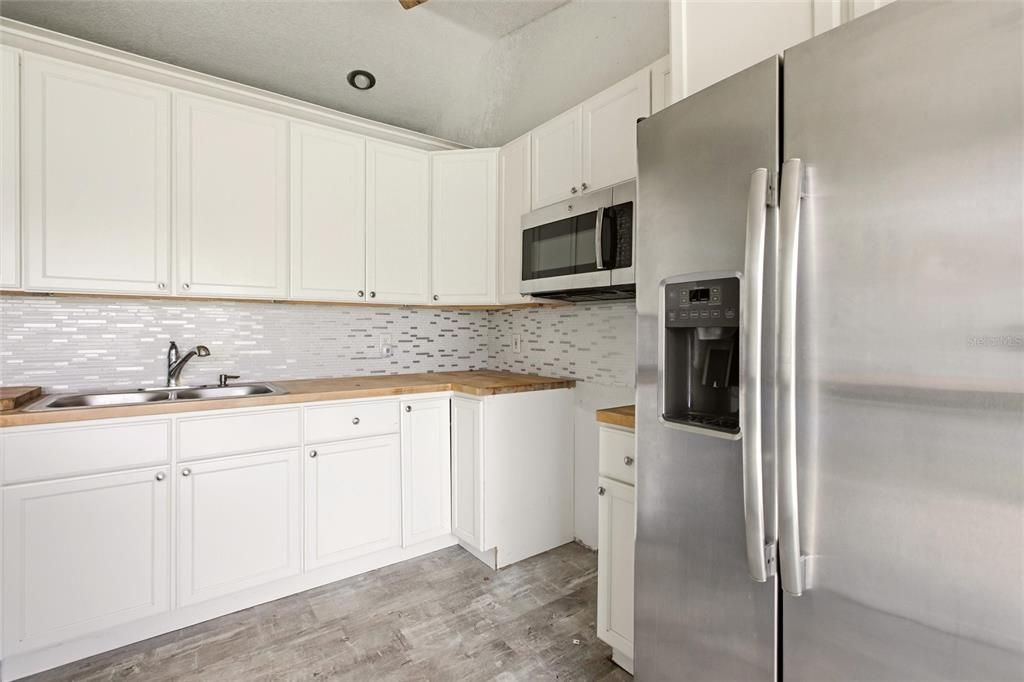 For Sale: $195,000 (3 beds, 2 baths, 1104 Square Feet)