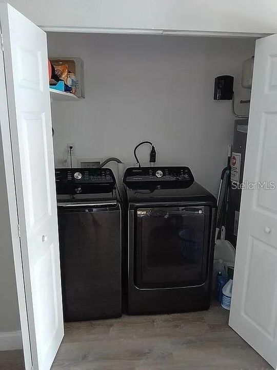 En Venta: $549,000 (3 camas, 3 baños, 1344 Pies cuadrados)