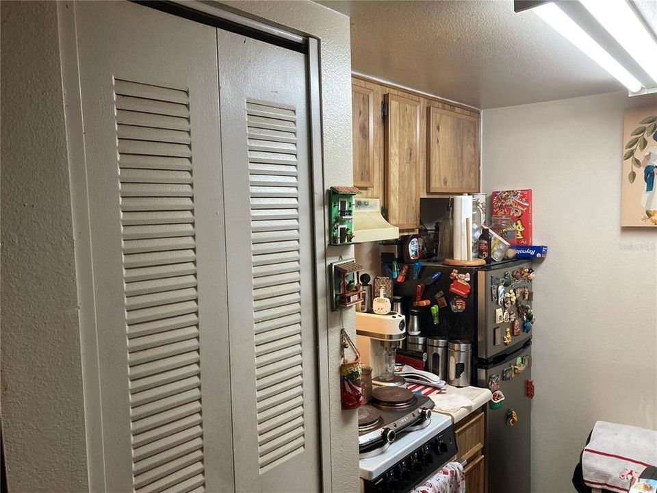 Active With Contract: $48,000 (1 beds, 1 baths, 336 Square Feet)
