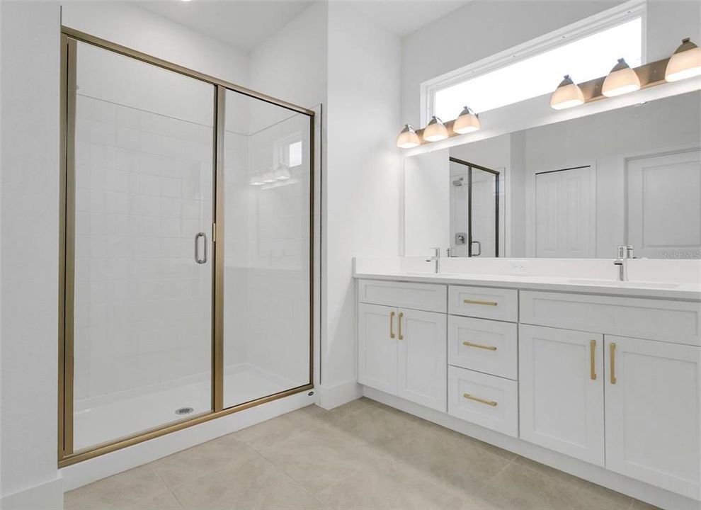 На продажу: $538,900 (5 спален, 3 ванн, 2594 Квадратных фут)