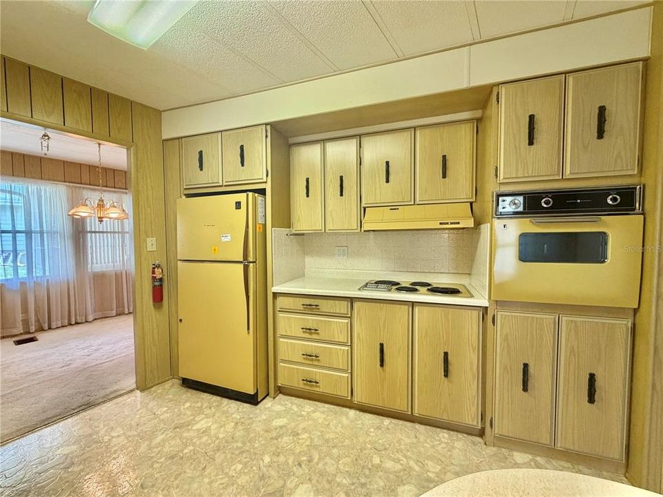 For Sale: $79,000 (2 beds, 2 baths, 1312 Square Feet)
