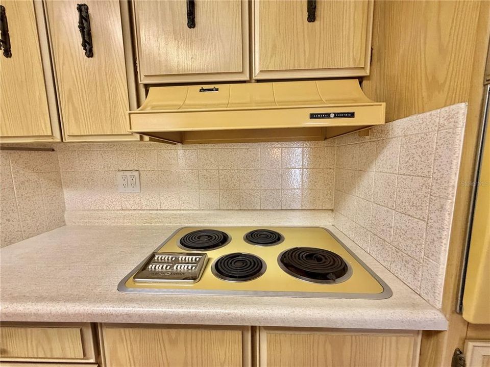 For Sale: $79,000 (2 beds, 2 baths, 1312 Square Feet)