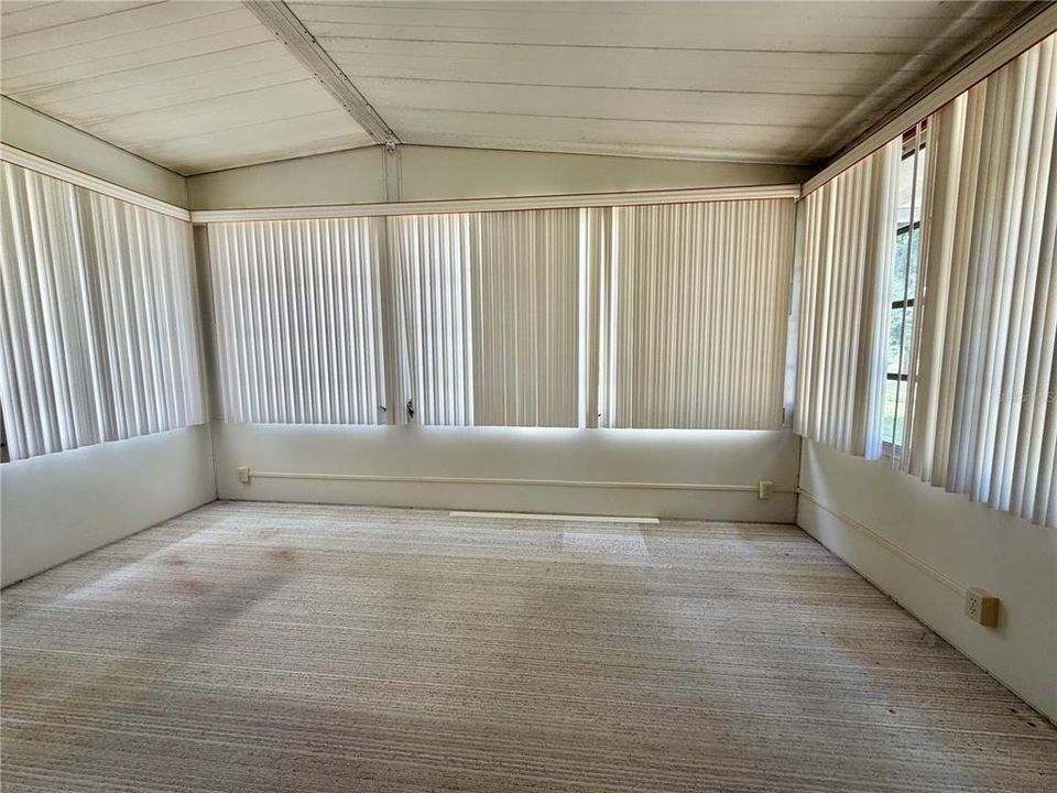 For Sale: $79,000 (2 beds, 2 baths, 1312 Square Feet)
