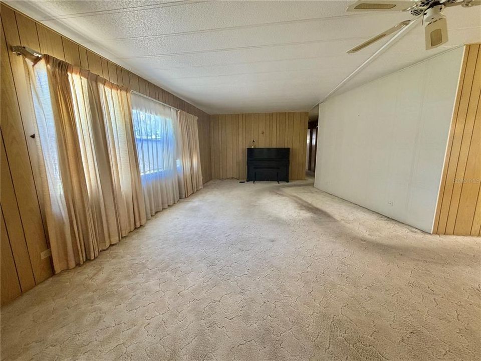 For Sale: $79,000 (2 beds, 2 baths, 1312 Square Feet)