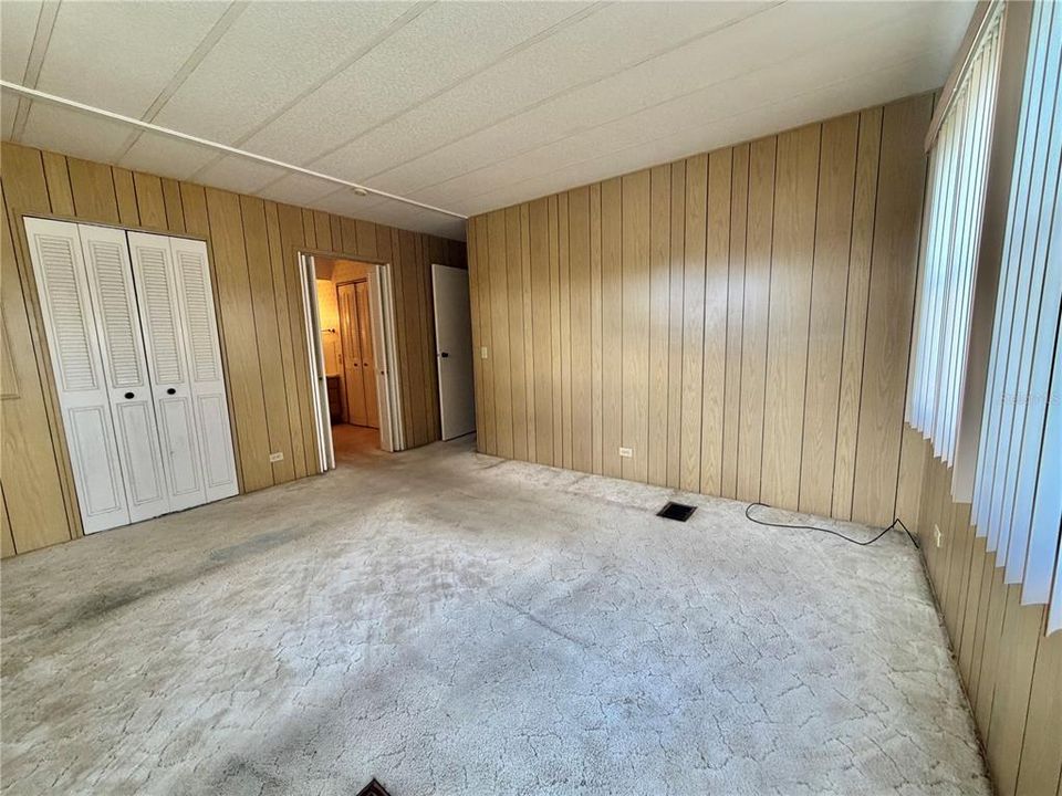 For Sale: $79,000 (2 beds, 2 baths, 1312 Square Feet)