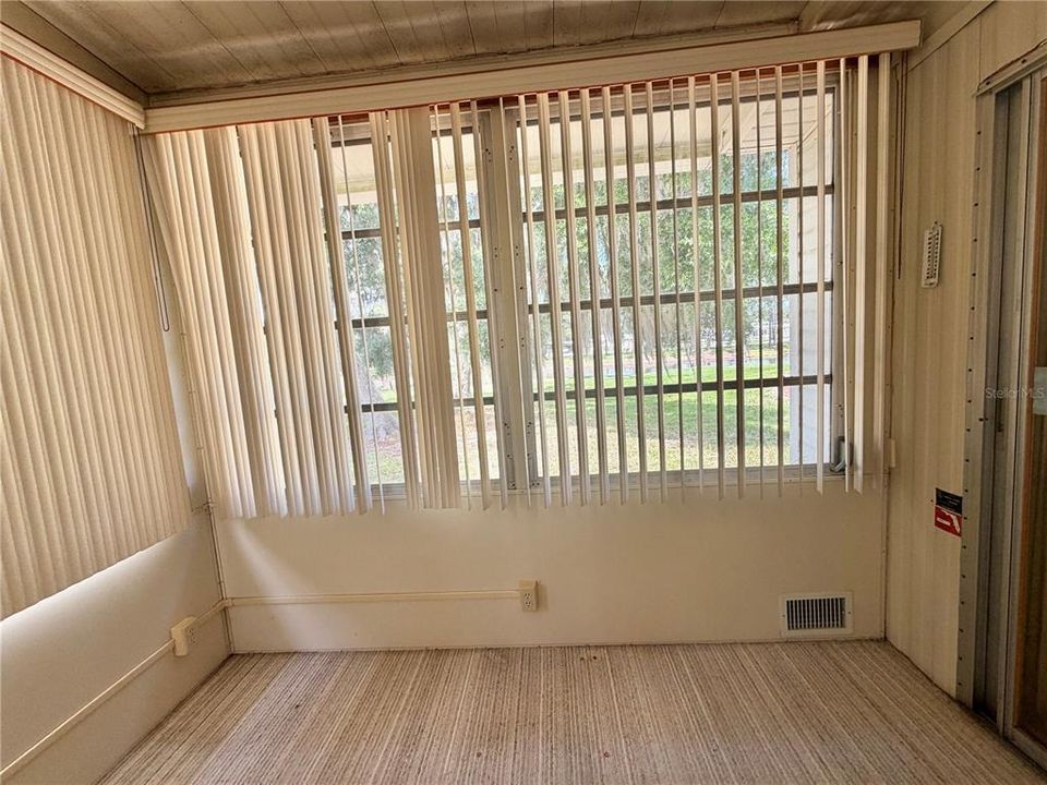 For Sale: $79,000 (2 beds, 2 baths, 1312 Square Feet)