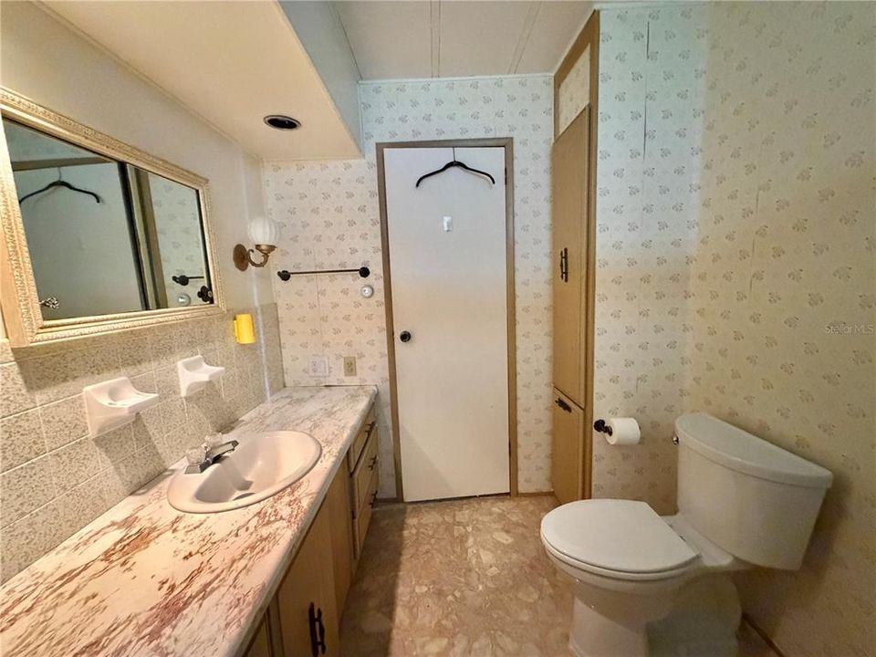 For Sale: $79,000 (2 beds, 2 baths, 1312 Square Feet)