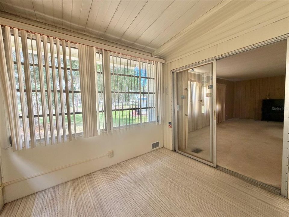 For Sale: $79,000 (2 beds, 2 baths, 1312 Square Feet)