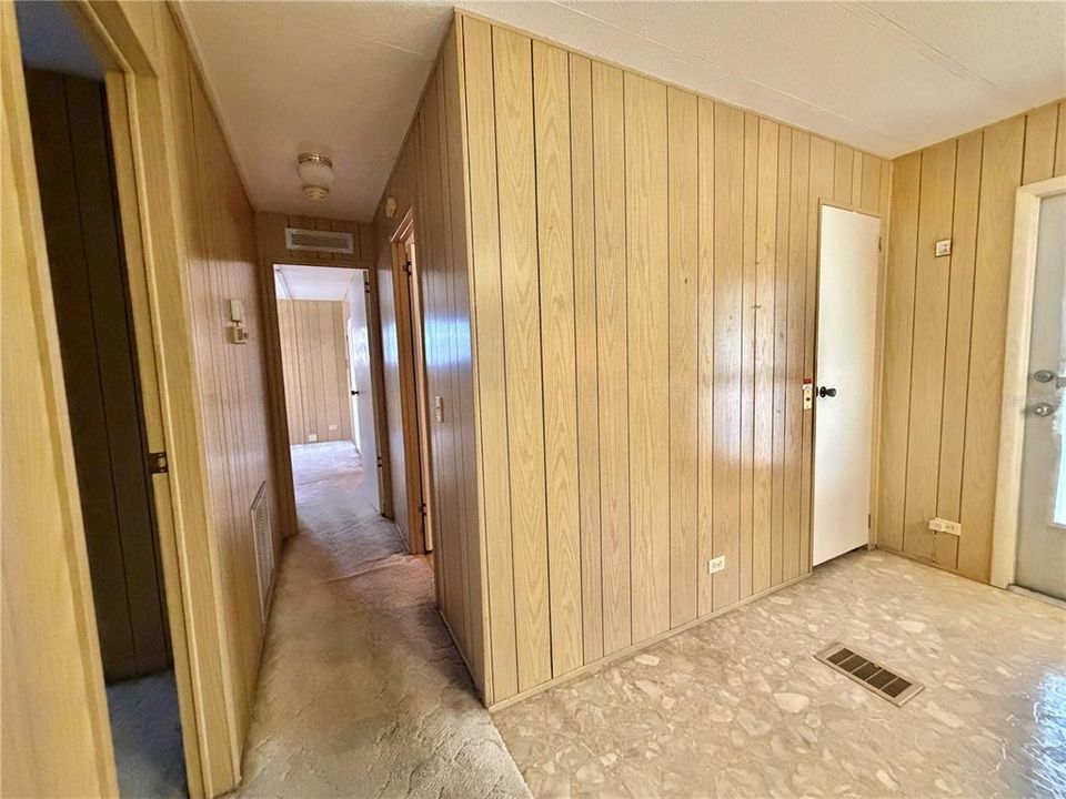 For Sale: $79,000 (2 beds, 2 baths, 1312 Square Feet)