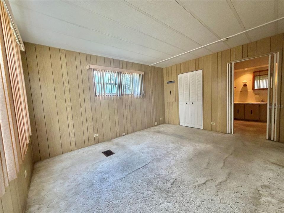 For Sale: $79,000 (2 beds, 2 baths, 1312 Square Feet)