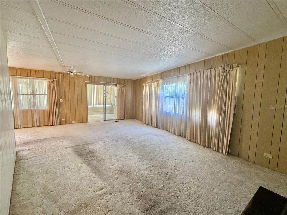 For Sale: $79,000 (2 beds, 2 baths, 1312 Square Feet)