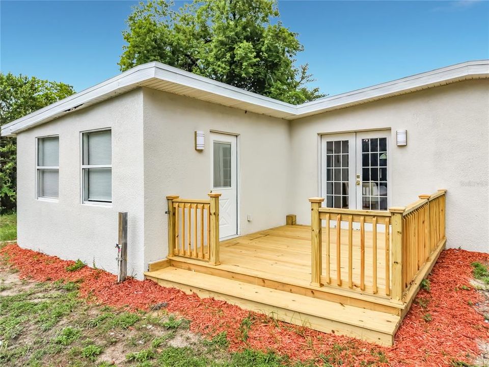 На продажу: $299,990 (4 спален, 2 ванн, 1196 Квадратных фут)