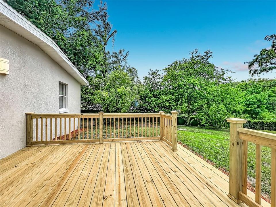 На продажу: $299,990 (4 спален, 2 ванн, 1196 Квадратных фут)